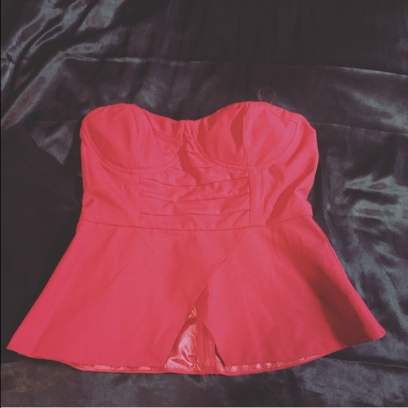 Tank top Red Cute Size Small Fits Medium - Picture 2 of 3