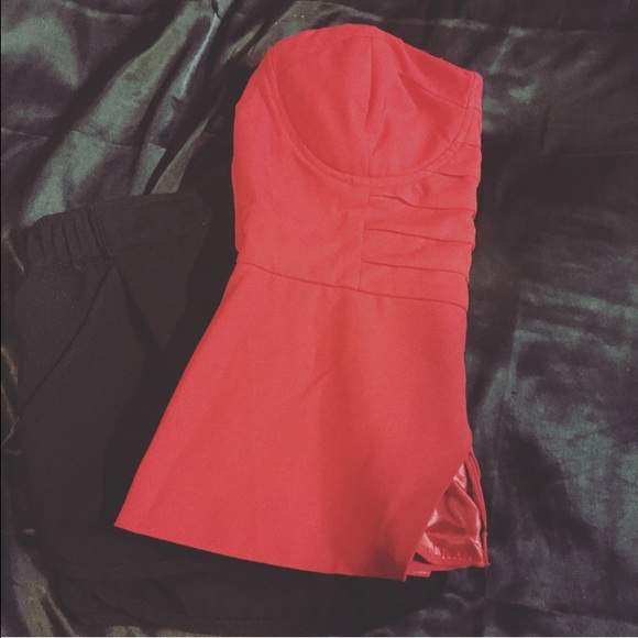 Tank top Red Cute Size Small Fits Medium - Picture 3 of 3