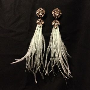 Elegant feather earring