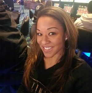 Meet your Posher, Amina