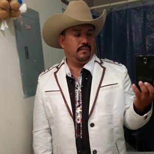 Meet your Posher, Humberto