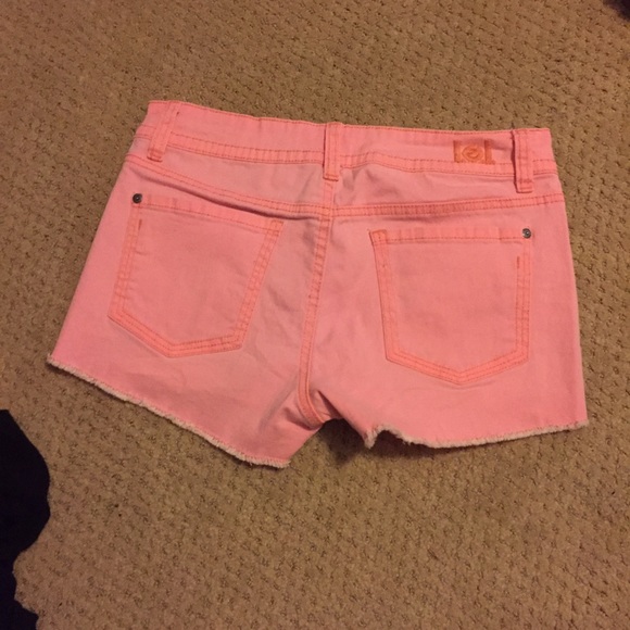 Shorts - Picture 3 of 3