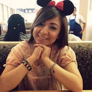 Meet your Posher, Ariana