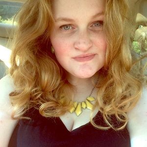 Meet your Posher, Abbey