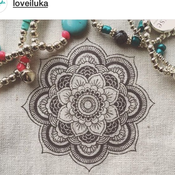 Meet your Posher, Celina - Picture 1 of 1