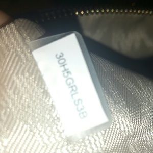 Additional photos of Large Riley