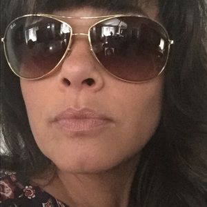 Meet your Posher, Aracelis