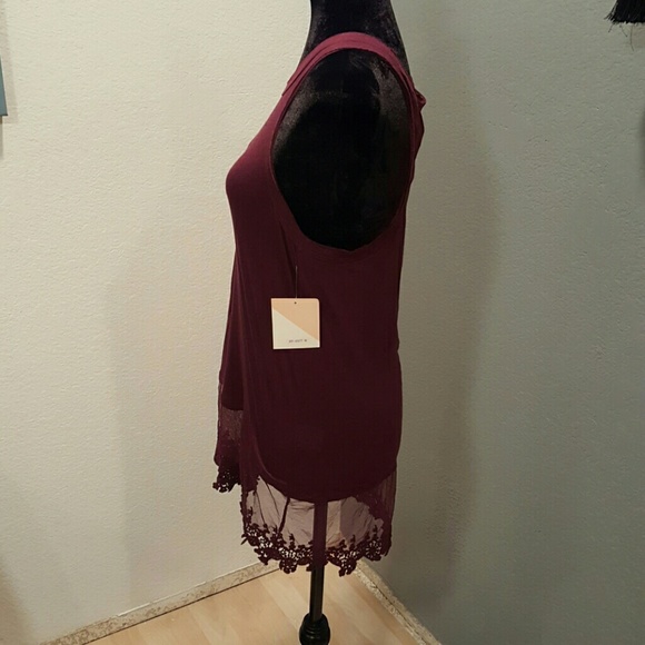NWT- Women's Tank Top- Medium - Picture 2 of 4