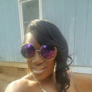 Meet your Posher, Shamika