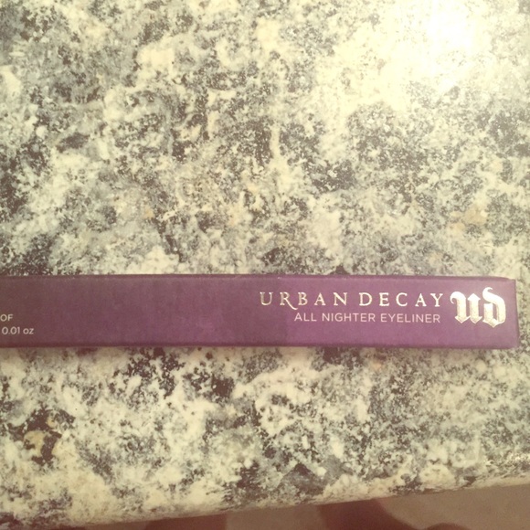 Brand new, discontinued Urban Decay eyeliner!