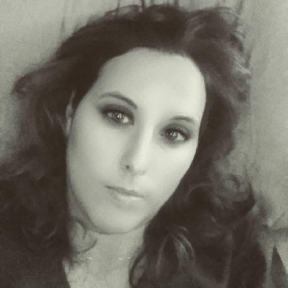 Meet your Posher, Sandi - Picture 1 of 1