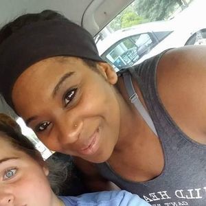 Meet your Posher, Denise