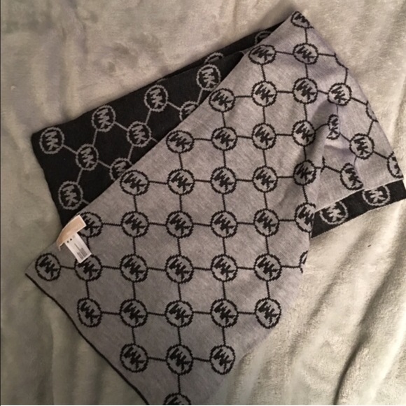 MK Scarf