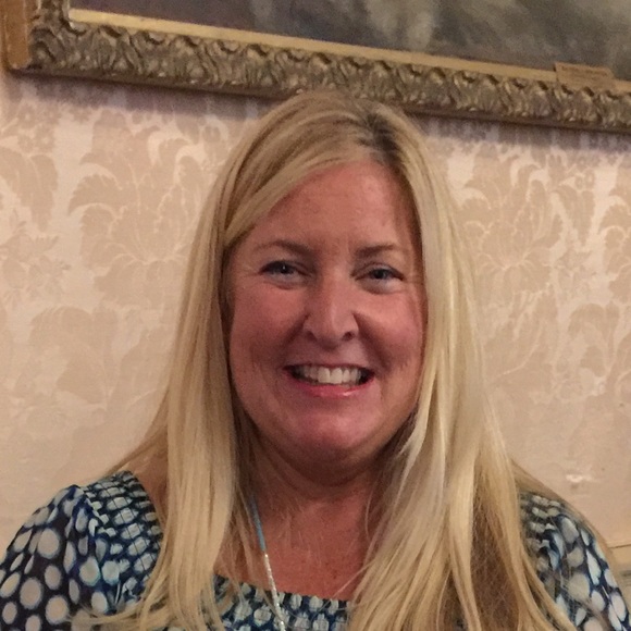 Meet your Posher, Leslie