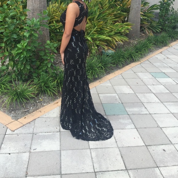 Eloquent Lace & Sequin Fitted Long Black Dress - Picture 2 of 4