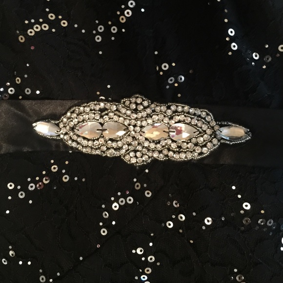 Eloquent Lace & Sequin Fitted Long Black Dress - Picture 4 of 4