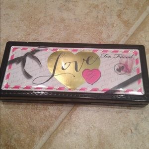 Too faced LOVE eyeshadow