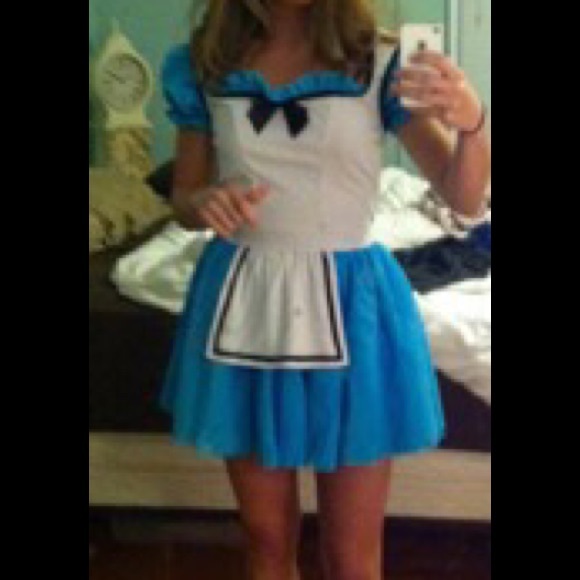 Alice in Wonderland Halloween Costume