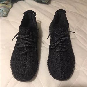 2015 YEEZY PIRATE BLACKS NEW!!!!