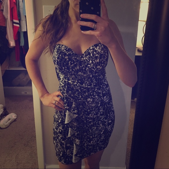 G by Guess Strapless Dress 💁🏼