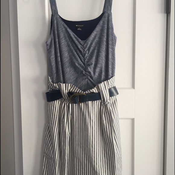 Navy dress - Picture 1 of 4