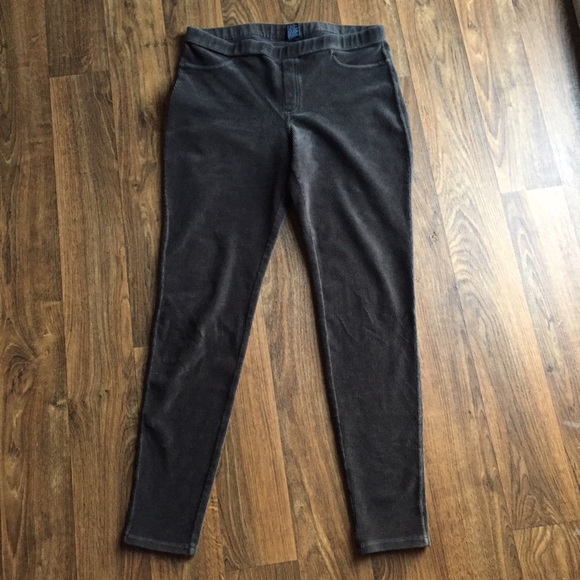 Tan New HUE straight leg stretch pants