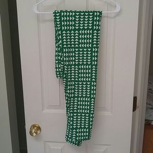LuLaRoe T&C green geometric leggings