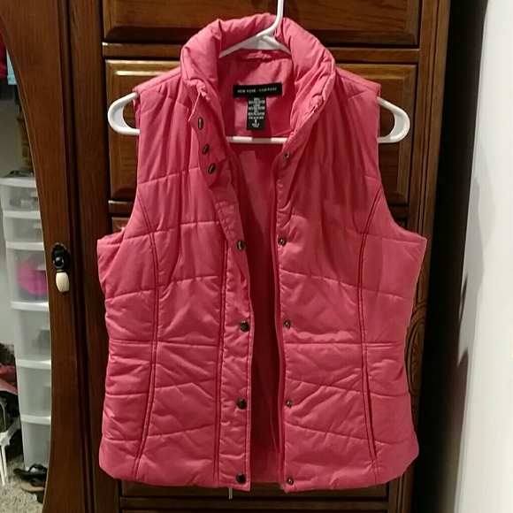 New York & Co. Puffer Vest - Picture 1 of 3