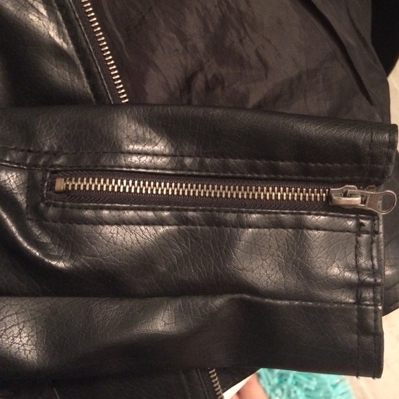 Leather jacket - Picture 4 of 4