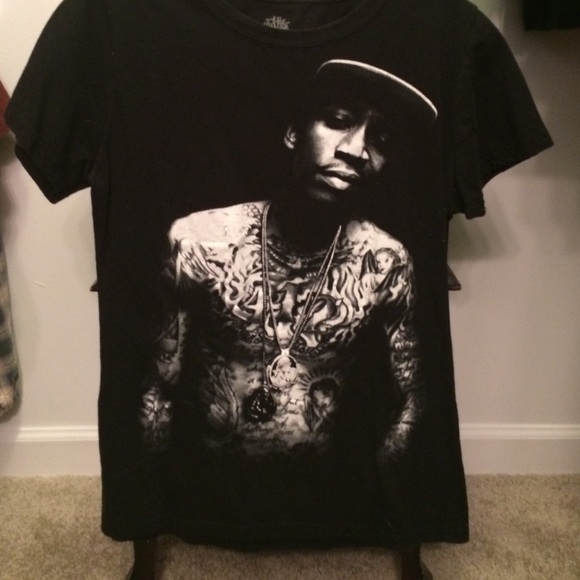 A Wiz Khalifa shirt