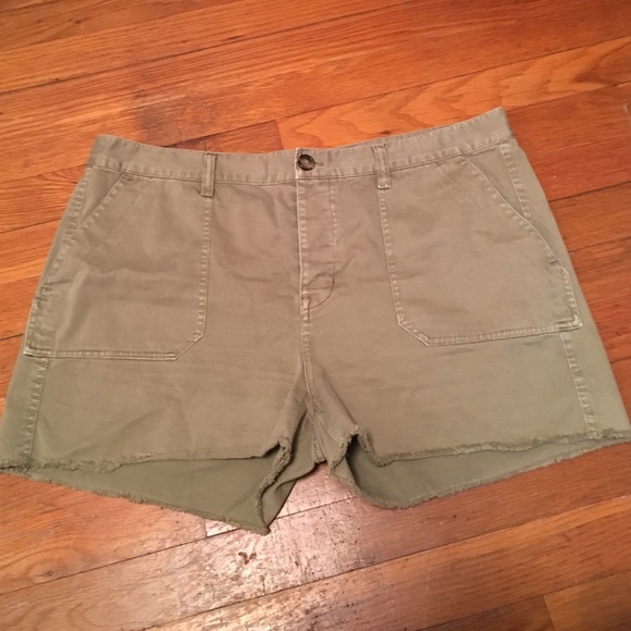 Made well olive shorts sz 32