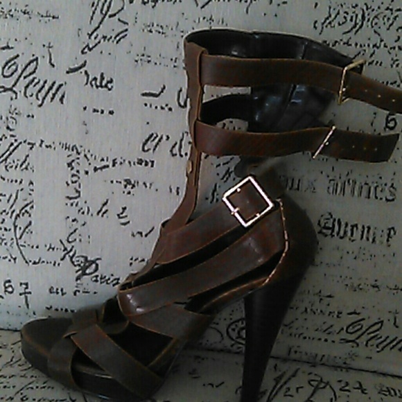 Heels - Picture 1 of 2