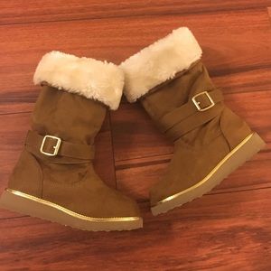 Stylish girls winter boots!