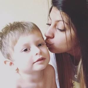 Meet your Posher, Adriana