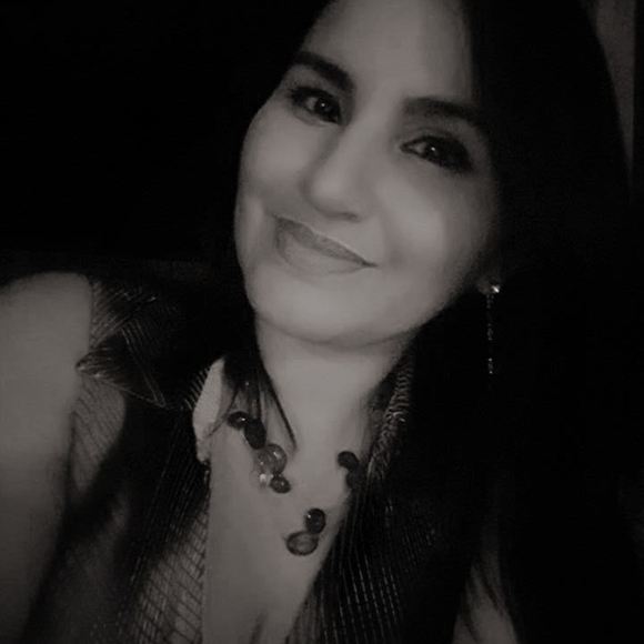 Meet your Posher, Lorena - Picture 1 of 1