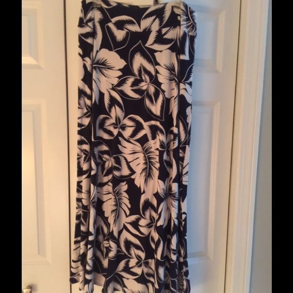 Talbots's navy and white, size M skirt.