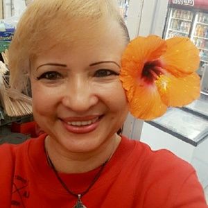 Meet your Posher, Gladis