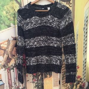 BDG sweater size Medium