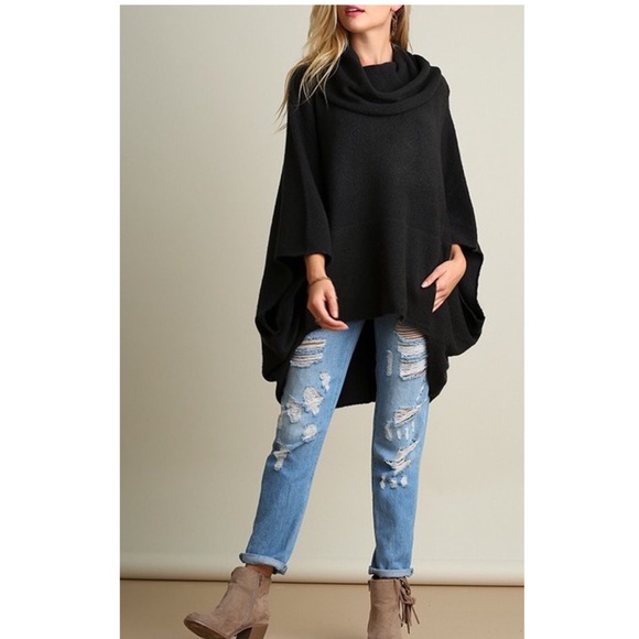✨HOST PICK ✨ Chic Charcoal Oversized Poncho - Picture 2 of 4