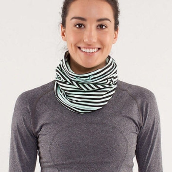 lululemon athletica Accessories - Lululemon mint striped neck Warner