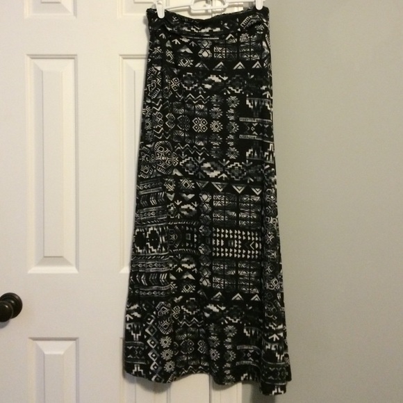 Black & White maxi skirt