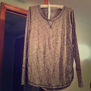 2 Maternity long sleeve Hold