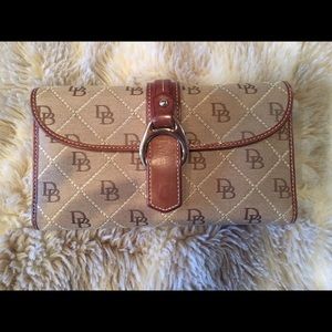 Dooney & Bourke Matching Wallet & Checkbook Cover