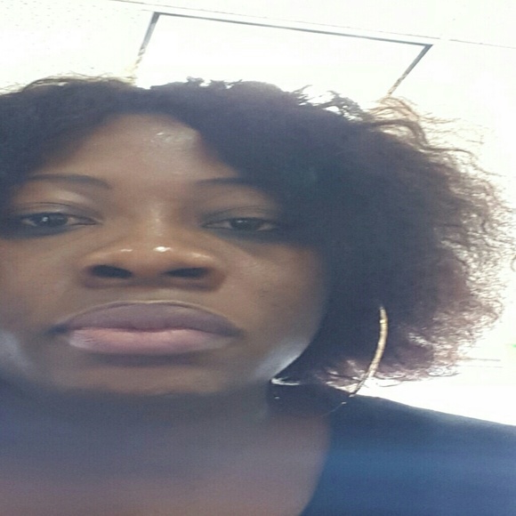 Meet your Posher, Fatoumata