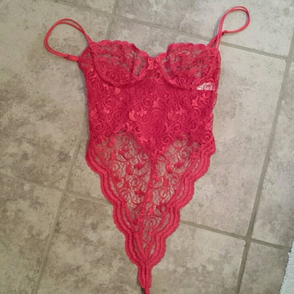 VICTORIA'S SECRET Coral Lace Teddy