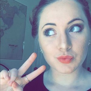 Meet your Posher, Hannah