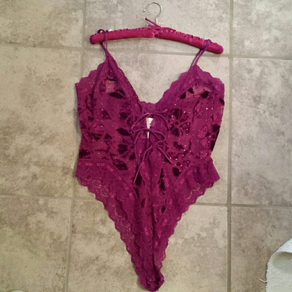 VICTORIA'S SECRET Plum Velvet Print Teddy