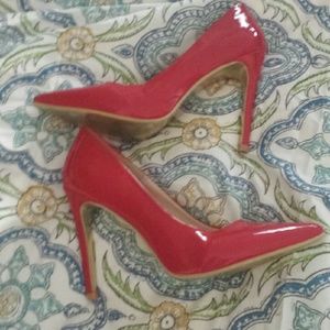 Red pumps