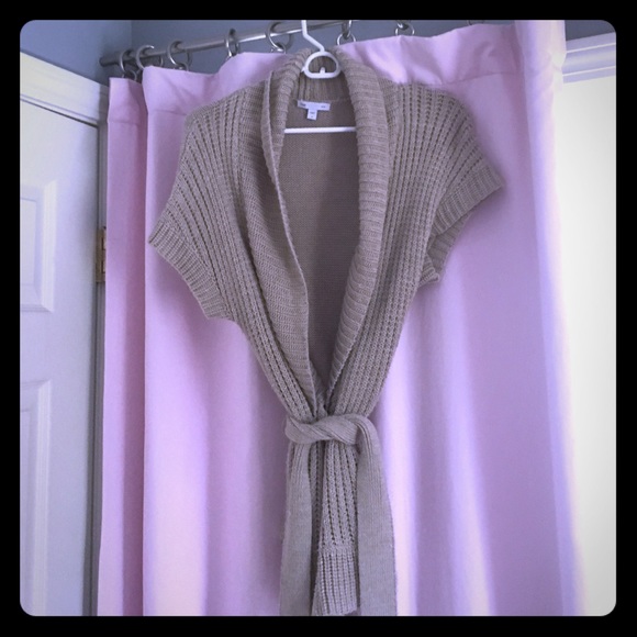 Gap sweater