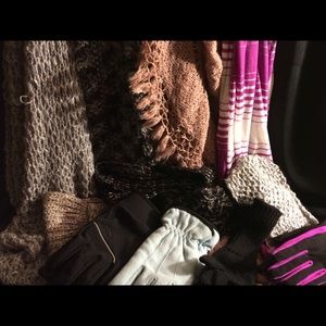 12pc lot of women's winter accessories